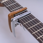 Guitto klasszikus gitár capo, famintás