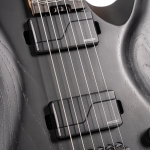 Cort elektromos gitár tokkal, temperált bundozás, Fishman hangszedők, matt fekete