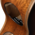 Cort akusztikus gitár, oldalsó hanglyukakkal, Fishman elektronikával, félkemény tokkal, Tobacco Sunburst - elérhető 2026 júniusa után